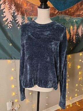 Sadie & Sage Navy Chenille Crewneck Sweater Size M/L